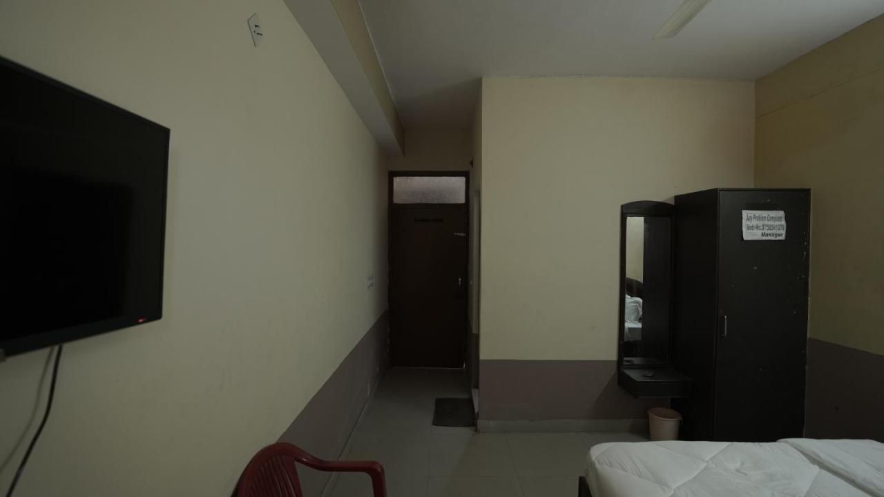 Hotel Mohan By Wb Inn アーグラ エクステリア 写真
